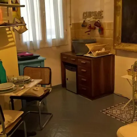 Barbara Vicolo Delle Mura *